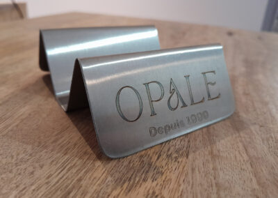 Chevalet gravé métal – Opale